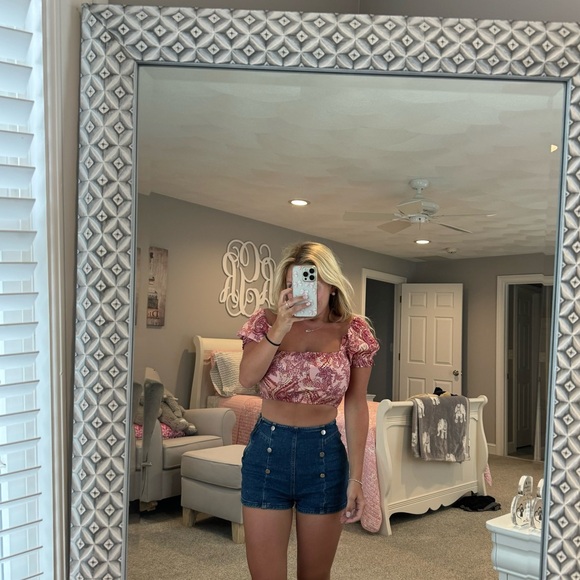 Cropped Blouse - Picture 1 of 3